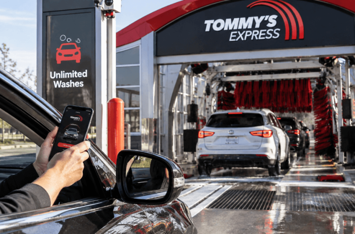 Myjnie obsługiwane smartfonem wchodzą do Polski. Tommy’s Express szuka franczyzobiorców